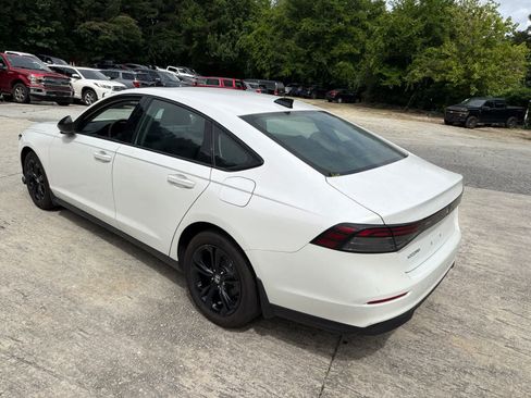 Used 2025 Honda Accord SE image 9