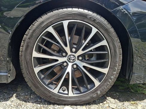 Used 2019 Toyota Camry SE FWD image 8