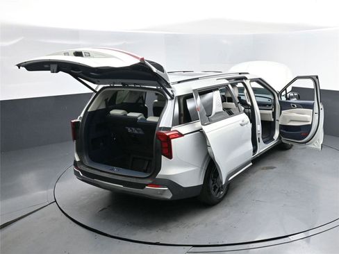 New 2026 Kia Carnival SX image 28