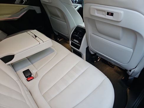 Used 2022 BMW X5 sDrive40i w/ Premium Package image 11