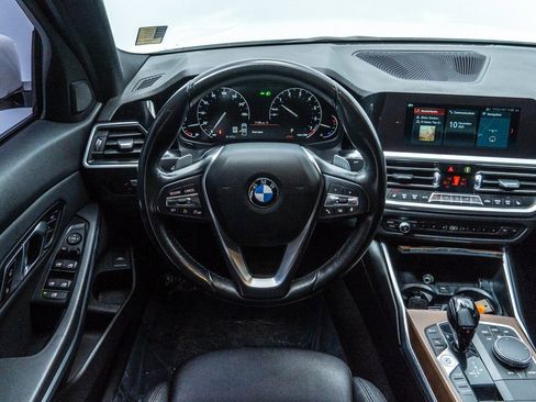 Used 2020 BMW 330i xDrive Sedan w/ Convenience Package image 14