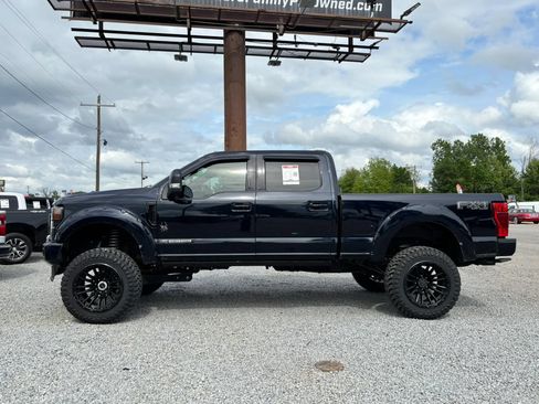 Used 2022 Ford F250 Lariat w/ Black Appearance Package AWD/4WD image 2