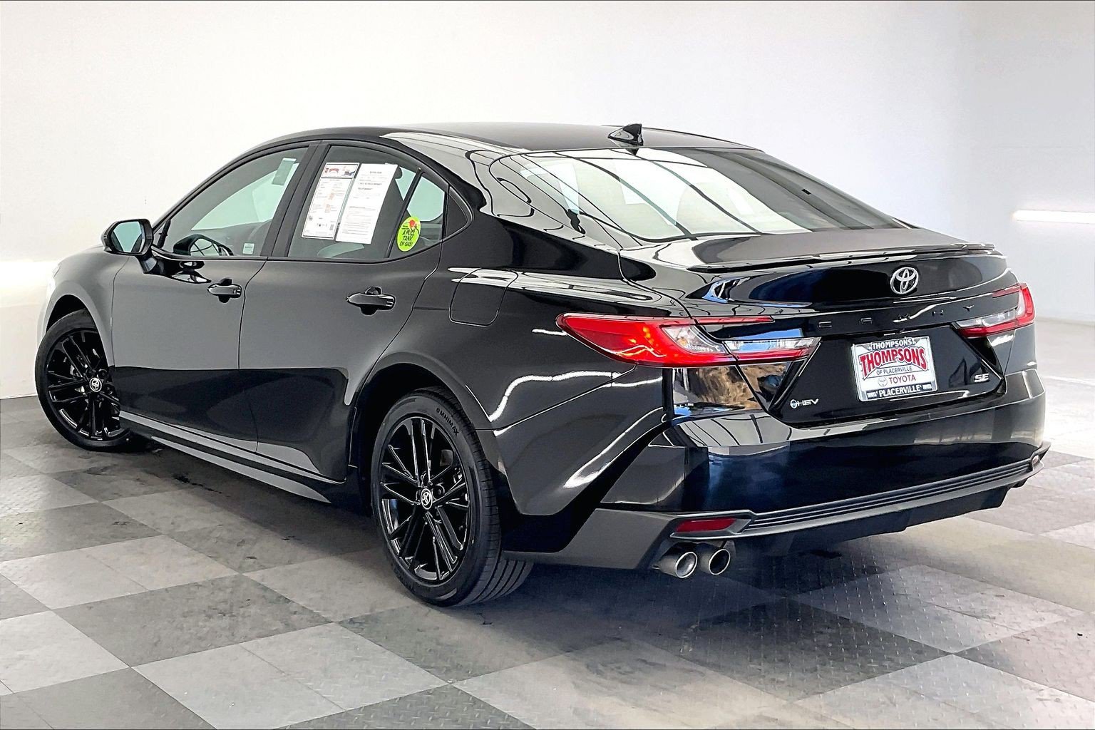 Used 2025 Toyota Camry SE FWD image 10