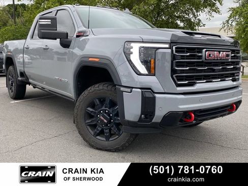 Used 2025 GMC Sierra 2500 AT4 AWD/4WD image 1