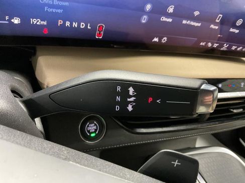 Used 2025 Buick Enclave Preferred w/ LPO, All-Weather Package image 21