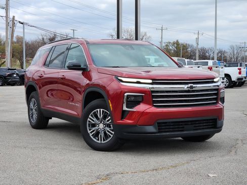 New 2026 Chevrolet Traverse LT w/ Driver Confidence Package image 1