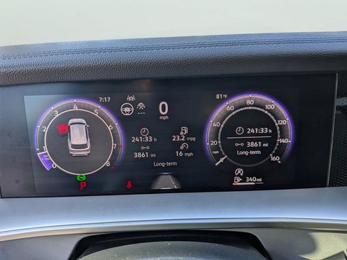 Certified 2025 Volkswagen Tiguan SE FWD image 29