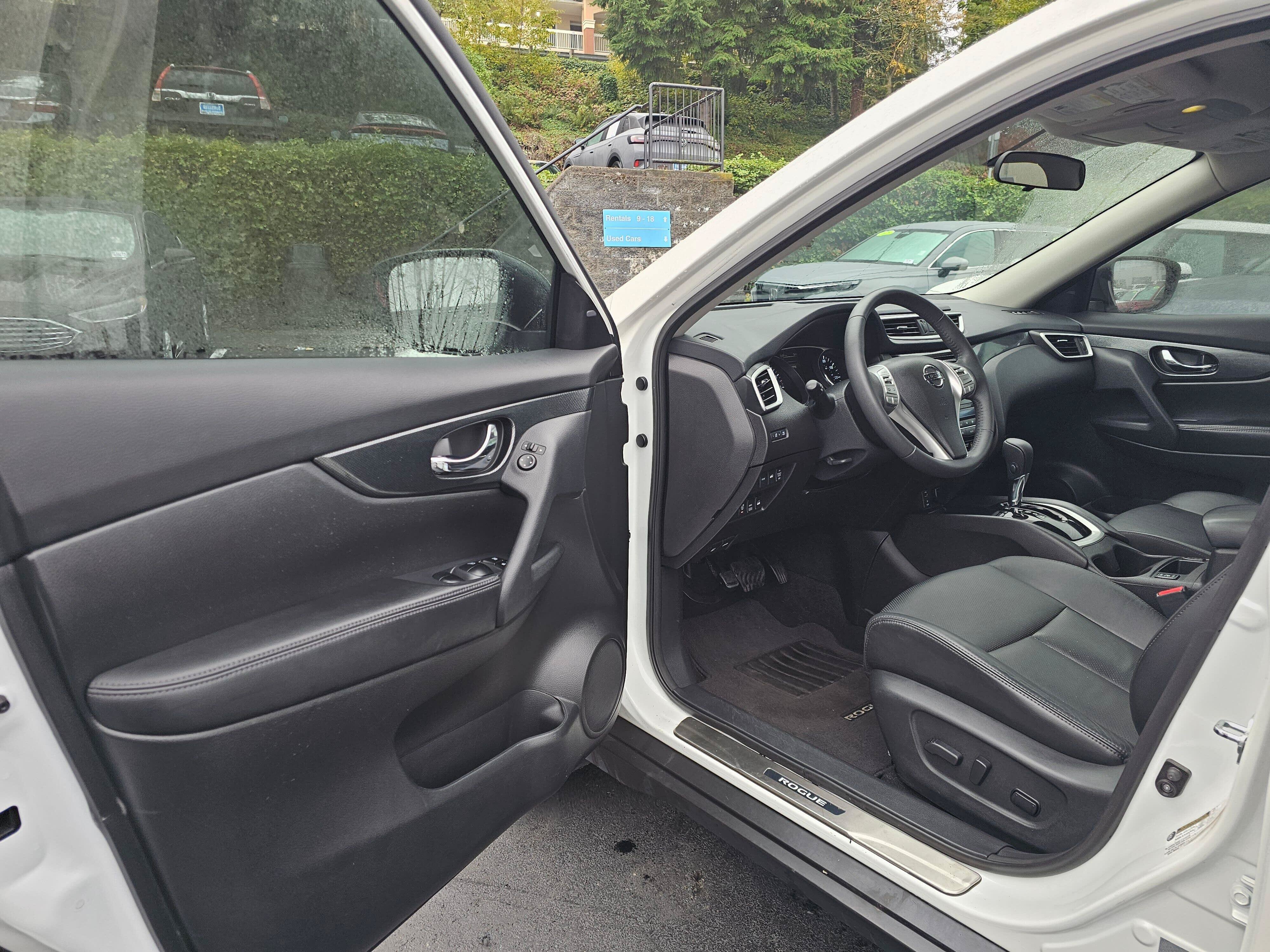 Used 2015 Nissan Rogue SL w/ SL Premium Package AWD/4WD image 23