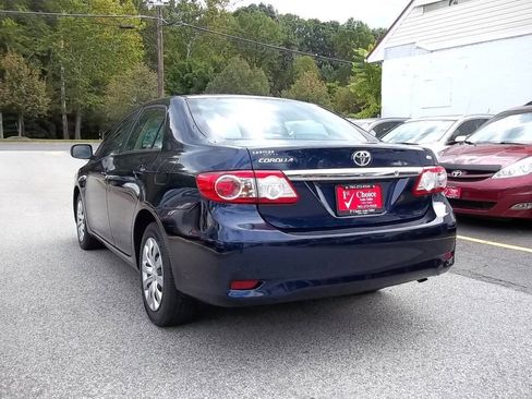 Used 2013 Toyota Corolla LE FWD image 2