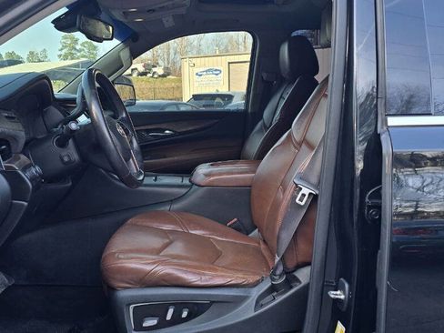 Used 2015 Cadillac Escalade Premium image 13