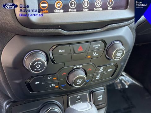 Used 2023 Jeep Renegade Latitude AWD/4WD image 28