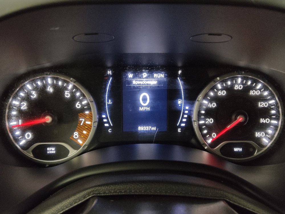 Used 2020 Jeep Renegade Latitude FWD image 23