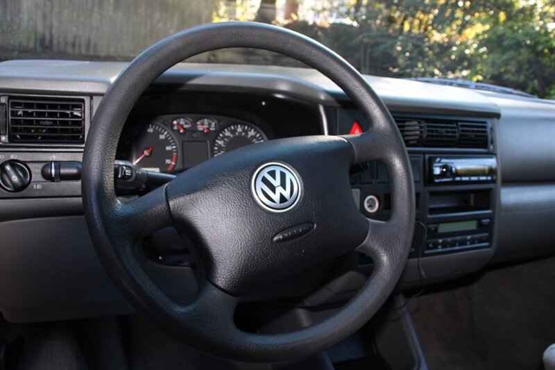 Used 2002 Volkswagen Eurovan MV FWD image 18