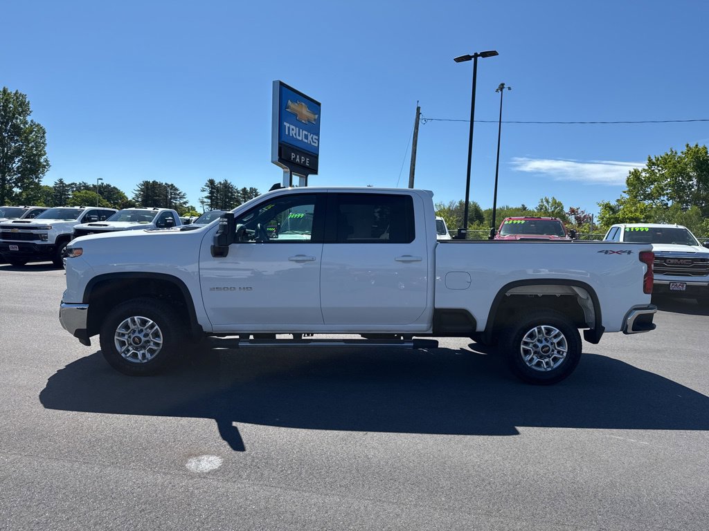 Used 2025 Chevrolet Silverado 2500 LT w/ Convenience Package AWD/4WD image 8