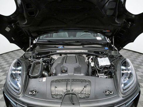 New 2026 Porsche Macan AWD/4WD image 37