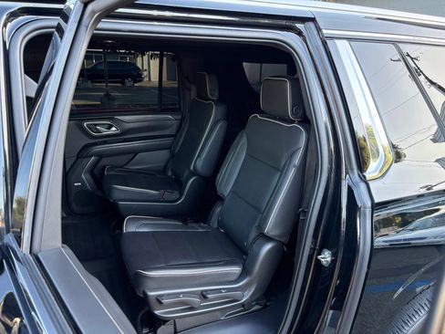 Used 2021 GMC Yukon XL SLT w/ SLT Luxury Plus Package AWD/4WD image 12