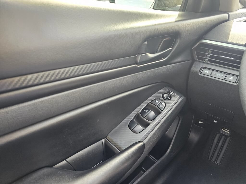 Used 2024 Nissan Altima 2.5 S FWD image 28