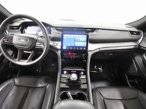 Used 2023 Jeep Grand Cherokee L Overland image 3