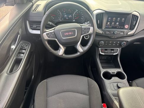Used 2024 GMC Terrain SLE image 18