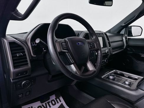 Used 2019 Ford Expedition XLT w/ Equipment Group 202A AWD/4WD image 9