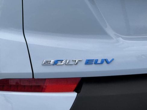 Used 2023 Chevrolet Bolt EUV LT w/ Convenience Package image 24