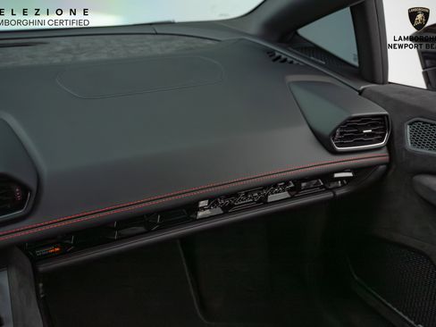 Used 2023 Lamborghini Huracan Tecnica image 31