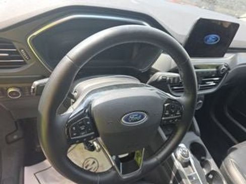 Used 2022 Ford Escape Titanium w/ Class II Trailer Tow Package AWD/4WD image 12