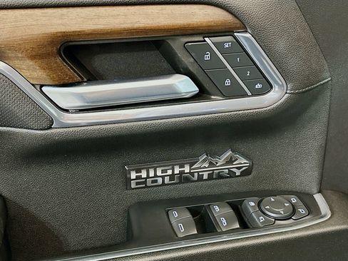 Used 2024 Chevrolet Silverado 1500 High Country w/ Technology Package AWD/4WD image 16