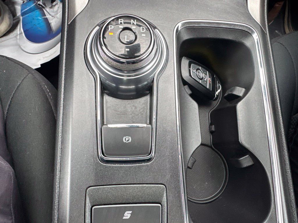 Used 2020 Ford Fusion SE FWD image 22