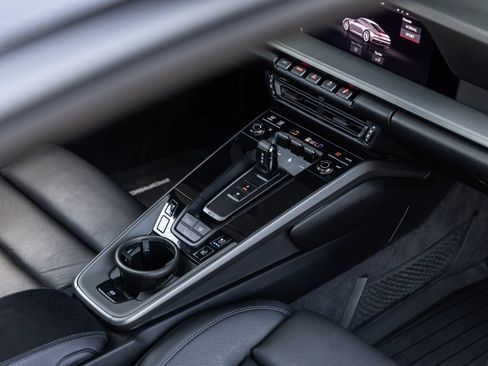 Certified 2021 Porsche 911 Carrera RWD image 31