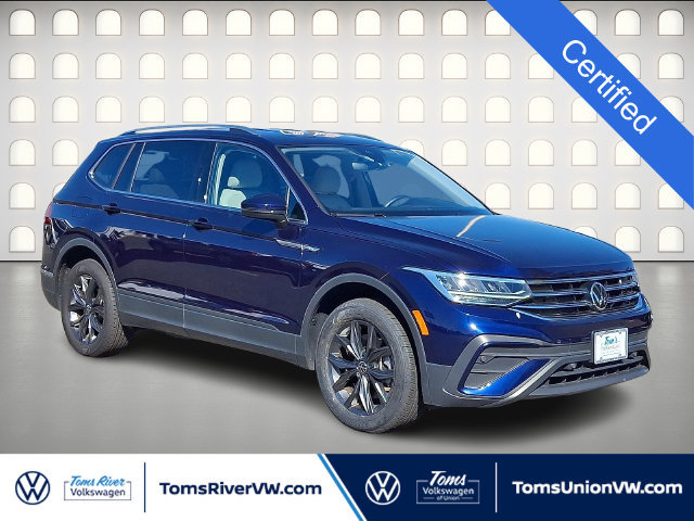 Used 2023 Volkswagen Tiguan SE FWD image 1