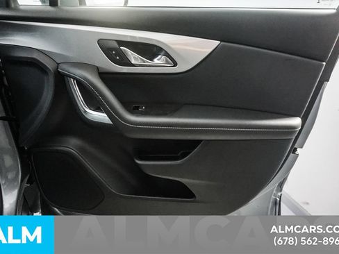 Used 2025 Chevrolet Blazer LT FWD image 38