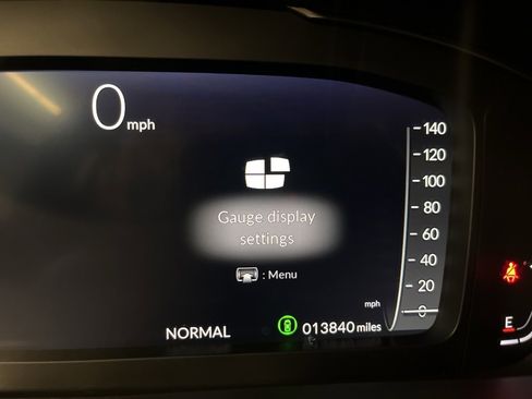 Used 2025 Honda Pilot Black Edition image 17