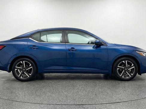 Used 2025 Nissan Sentra SV FWD image 11