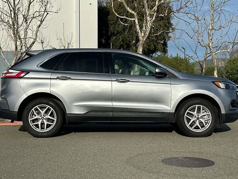 Used 2023 Ford Edge SEL AWD/4WD image 3