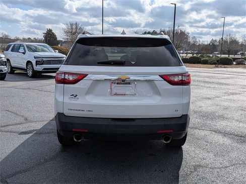 Used 2021 Chevrolet Traverse LT image 4