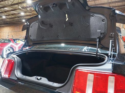 Used 2010 Ford Mustang Shelby GT500 RWD image 30