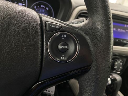 Used 2020 Honda HR-V LX image 17
