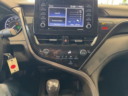 Used 2022 Toyota Camry SE image 27