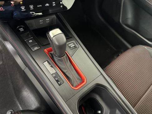 Certified 2025 Nissan Kicks SR image 20