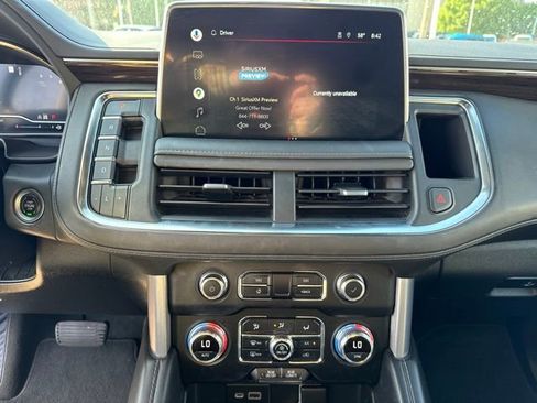 Used 2022 GMC Yukon XL SLE AWD/4WD image 13