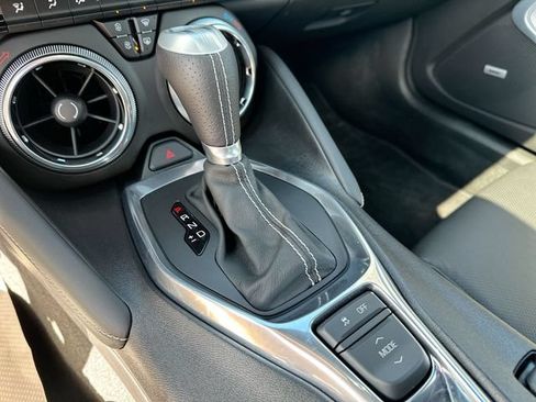 Used 2017 Chevrolet Camaro LT RWD image 18