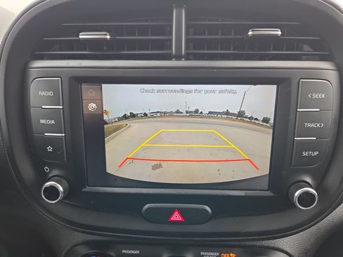 Used 2024 Kia Soul LX w/ Option Group 015 FWD image 16