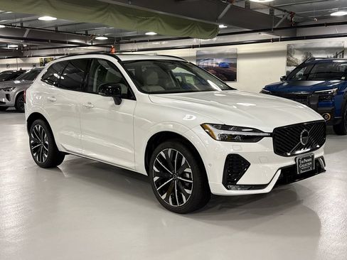 Used 2026 Volvo XC60 B5 Ultra w/ Climate Package AWD/4WD image 1