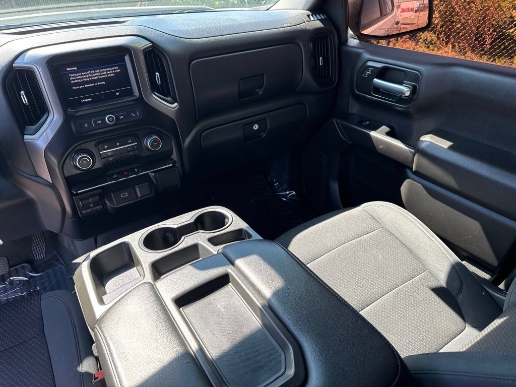 Used 2020 Chevrolet Silverado 1500 Custom w/ Custom Value Package AWD/4WD image 10