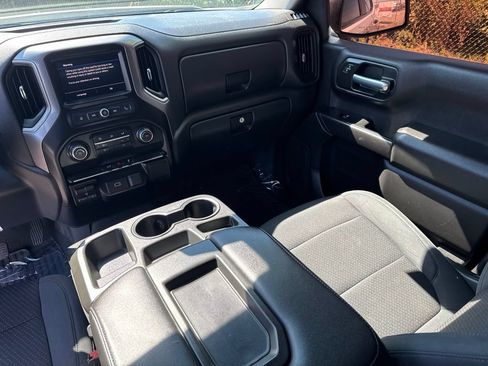Used 2020 Chevrolet Silverado 1500 Custom w/ Custom Value Package AWD/4WD image 10