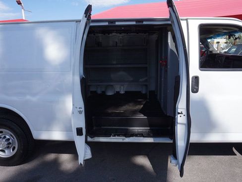 Used 2018 Chevrolet Express 2500 Extended w/ Communications Package RWD image 20