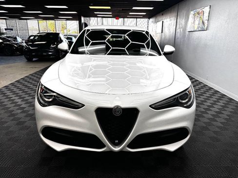 Used 2023 Alfa Romeo Stelvio Sprint image 5