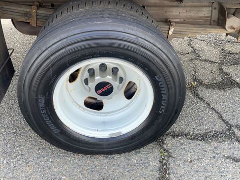 Used 2019 GMC Savana 3500 RWD image 38
