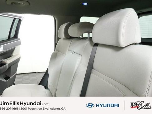 Used 2025 Hyundai Santa Fe SE image 18